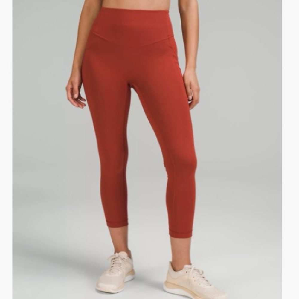 Lululemon Athletica all the right places size 6